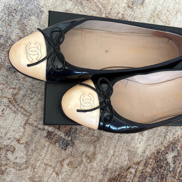 Two Tone Patent Chanel Ballet Flats 41 - Picture 4 of 5